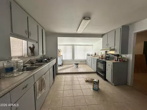 Kitchen - 140 W Martin Rd, Coolidge, AZ 85128 photo 4 of 8