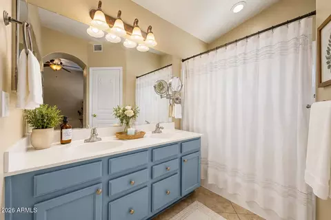4731 E South Fork Dr, Phoenix, AZ 85044 photo 7