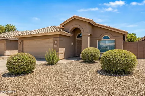 4731 E South Fork Dr, Phoenix, AZ 85044 photo 2