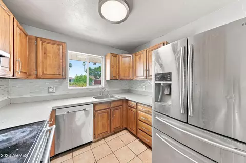 Kitchen - 1831 W 3rd Pl, Mesa, AZ 85201 photo 4 of 5