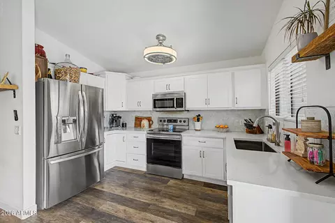 Kitchen - 2145 E Williams Dr, Phoenix, AZ 85024 photo 3 of 3