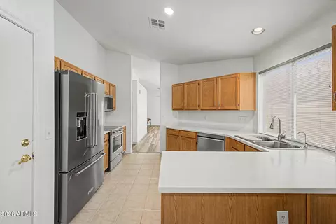 Kitchen - 2019 E Glenhaven Dr, Phoenix, AZ 85048 photo 4 of 5