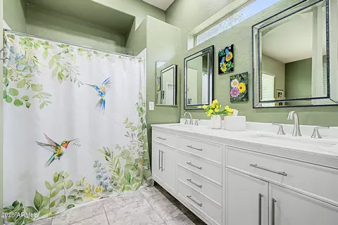 Bath - 7714 E Sierra Morena St, Mesa, AZ 85207 photo 1 of 4