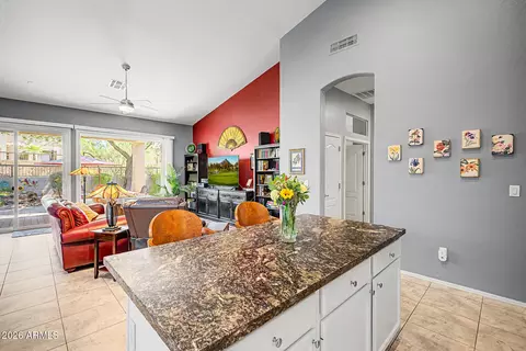 Kitchen - 7714 E Sierra Morena St, Mesa, AZ 85207 photo 4 of 5