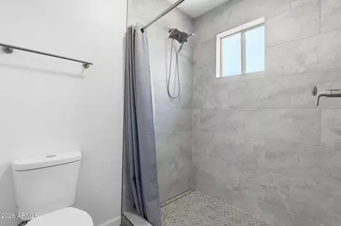 Bath - 2826 E Cactus Rd, Phoenix, AZ 85032 photo 2 of 3