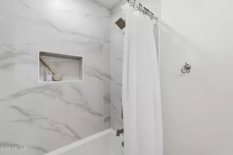 Bath - 728 N Pine St, Gilbert, AZ 85233 photo 2 of 3