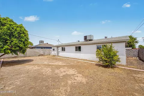 Exterior - 3152 N 24th Dr, Phoenix, AZ 85015 photo 3 of 5