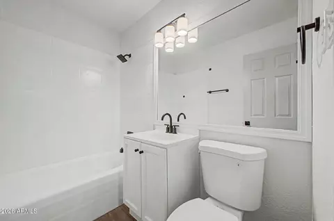 Bath - 3152 N 24th Dr, Phoenix, AZ 85015 photo 2 of 2