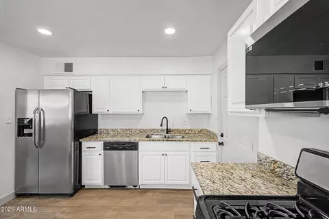 Kitchen - 3152 N 24th Dr, Phoenix, AZ 85015 photo 2 of 2