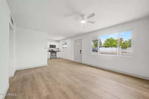 Living - 3152 N 24th Dr, Phoenix, AZ 85015 photo 2 of 5