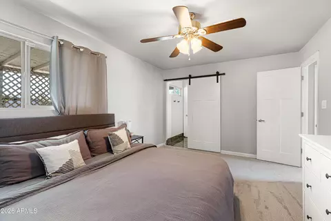 Bedroom - 2913 W Madras Ln, Phoenix, AZ 85053 photo 3 of 4
