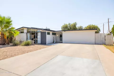 Exterior - 2913 W Madras Ln, Phoenix, AZ 85053 photo 2 of 13