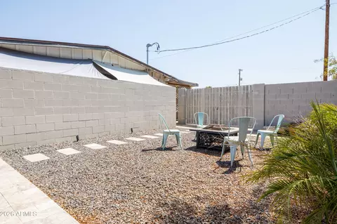 Exterior - 2913 W Madras Ln, Phoenix, AZ 85053 photo 9 of 13