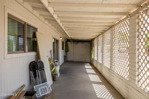 Exterior - 2913 W Madras Ln, Phoenix, AZ 85053 photo 12 of 13
