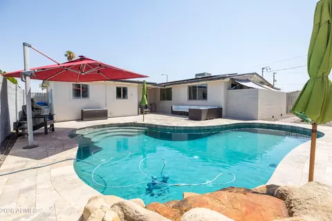 Exterior - 2913 W Madras Ln, Phoenix, AZ 85053 photo 6 of 13