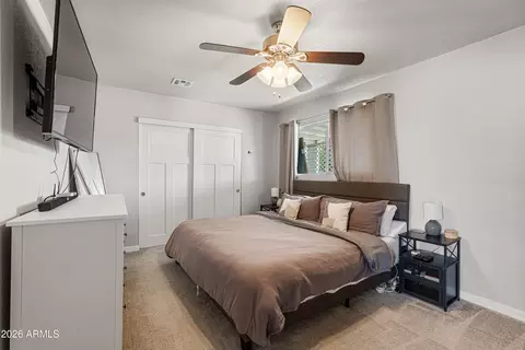 Bedroom - 2913 W Madras Ln, Phoenix, AZ 85053 photo 4 of 4