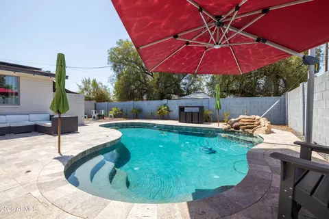 Exterior - 2913 W Madras Ln, Phoenix, AZ 85053 photo 5 of 13