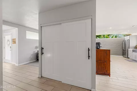 Entry Way - 2913 W Madras Ln, Phoenix, AZ 85053 photo 3 of 3