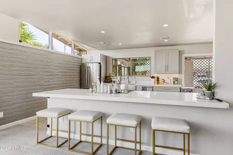 Kitchen - 2913 W Madras Ln, Phoenix, AZ 85053 photo 5 of 5