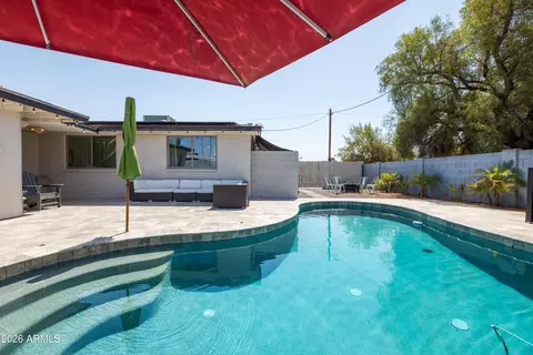 Exterior - 2913 W Madras Ln, Phoenix, AZ 85053 photo 4 of 13
