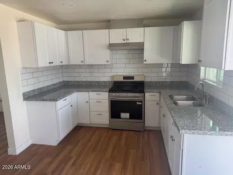 Kitchen - 1648 S 15th Ave, Phoenix, AZ 85007 photo 2 of 2