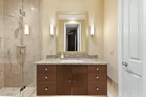 Bath - 610 E Roosevelt St #148, Phoenix, AZ 85004 photo 2 of 3