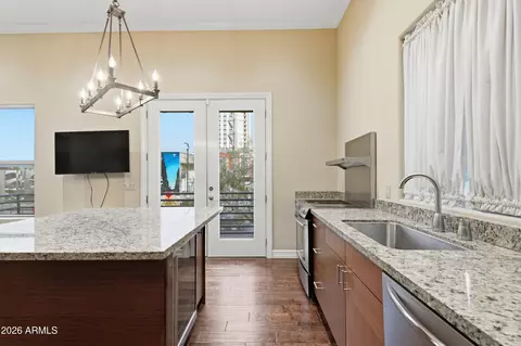 Kitchen - 610 E Roosevelt St #148, Phoenix, AZ 85004 photo 3 of 5