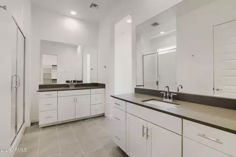 Bath - 25489 N 167th Ln, Surprise, AZ 85387 photo 1 of 3