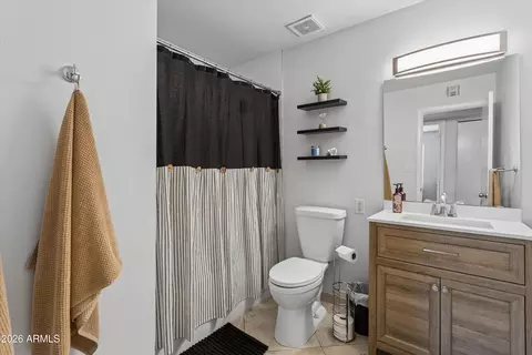 Bath - 2922 E Altadena Ave, Phoenix, AZ 85028 photo 2 of 3