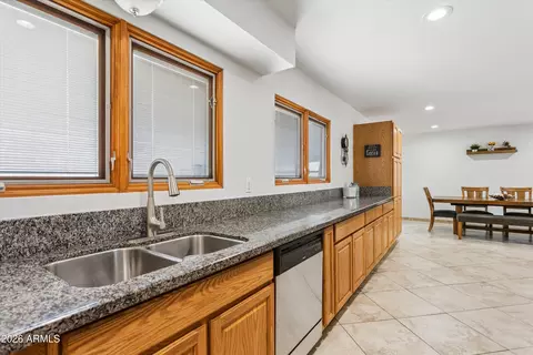 Kitchen - 2922 E Altadena Ave, Phoenix, AZ 85028 photo 3 of 3