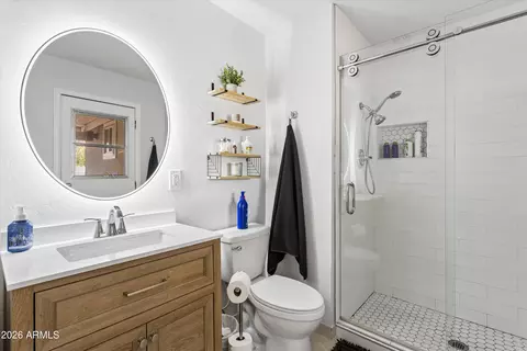 Bath - 2922 E Altadena Ave, Phoenix, AZ 85028 photo 1 of 3