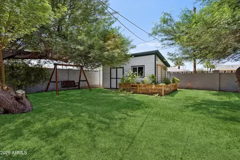 Exterior - 3323 E Palm Ln, Phoenix, AZ 85008 photo 3 of 5
