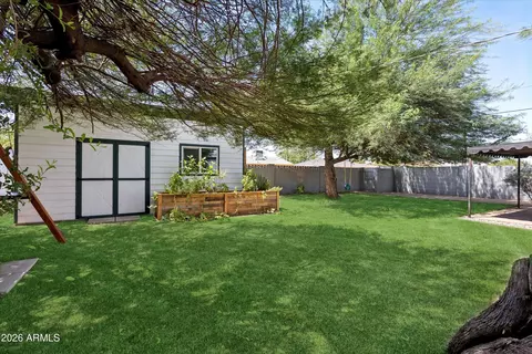 Exterior - 3323 E Palm Ln, Phoenix, AZ 85008 photo 4 of 5