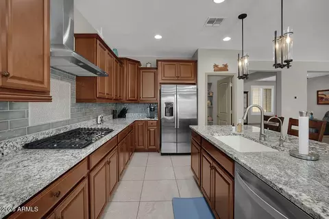 Kitchen - 6315 S 24th Pl, Phoenix, AZ 85042 photo 2 of 4