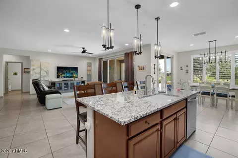Kitchen - 6315 S 24th Pl, Phoenix, AZ 85042 photo 4 of 4