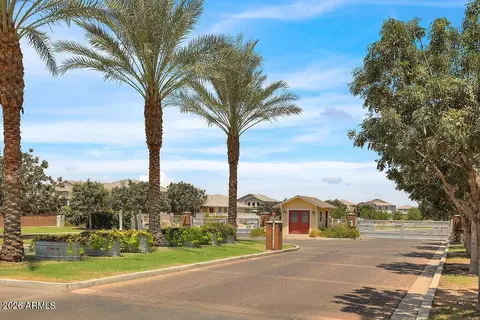 View/Area - 6315 S 24th Pl, Phoenix, AZ 85042 photo 2 of 4