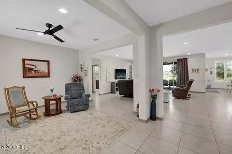 Entry Way - 6315 S 24th Pl, Phoenix, AZ 85042 photo 2 of 3