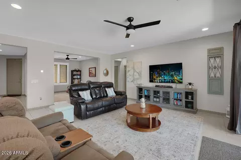 Living - 6315 S 24th Pl, Phoenix, AZ 85042 photo 2 of 3