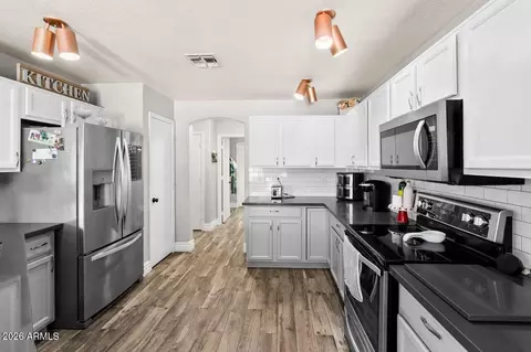 Kitchen - 8707 E Natal Ave, Mesa, AZ 85209 photo 2 of 4