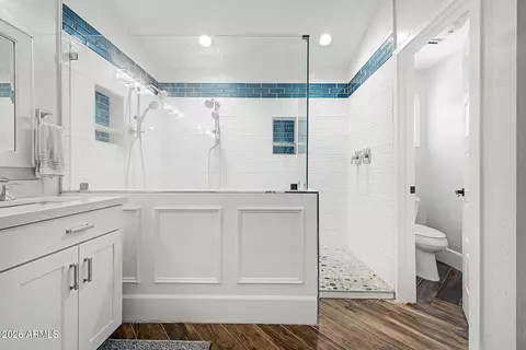 Bath - 517 E Merrill Ave, Gilbert, AZ 85234 photo 2 of 5