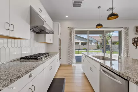 Kitchen - 10204 E Thunderbolt Ave, Mesa, AZ 85212 photo 1 of 2