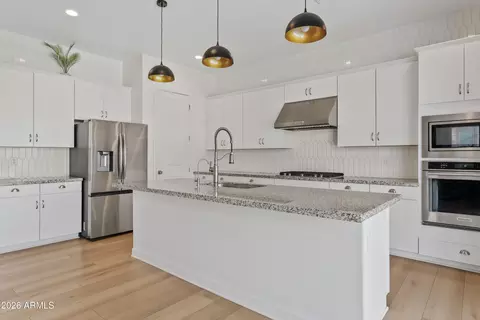 Kitchen - 10204 E Thunderbolt Ave, Mesa, AZ 85212 photo 2 of 2