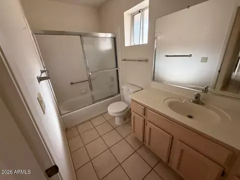 Bath - 7941 E Navarro Ave, Mesa, AZ 85209 photo 4 of 4