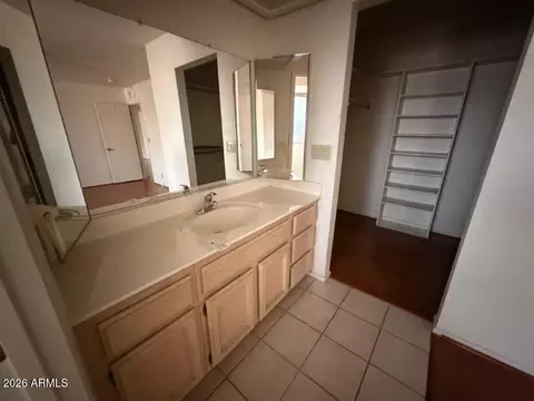 Bath - 7941 E Navarro Ave, Mesa, AZ 85209 photo 2 of 4