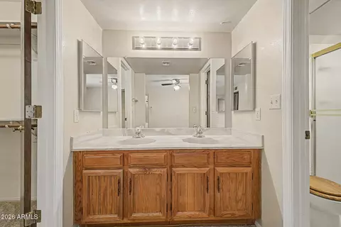 Bath - 3906 W Willow Ave, Phoenix, AZ 85029 photo 1 of 3