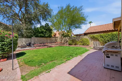 Exterior - 1330 E Angela Dr, Phoenix, AZ 85022 photo 4 of 6