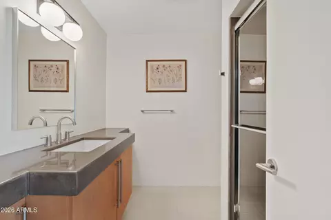 Bath - 1902 E Medlock Dr, Phoenix, AZ 85016 photo 5 of 7