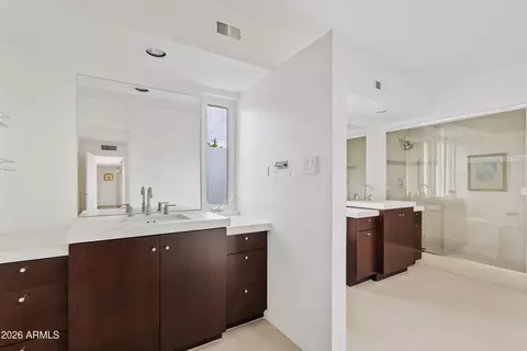 Bath - 1902 E Medlock Dr, Phoenix, AZ 85016 photo 4 of 7