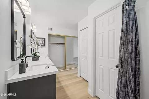 Bath - 2246 Enid Ave, Mesa, AZ 85204 photo 3 of 4