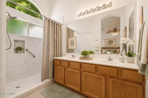 Bath - 1102 W Heather Ave, Gilbert, AZ 85233 photo 1 of 2